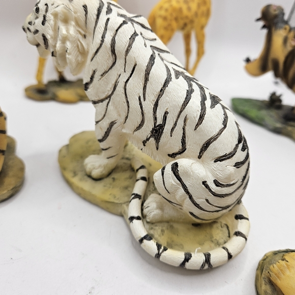 9 Vintage Polystone Figurines Greenbriar Tiger, Hippo, Giraffe, Zebra, Cheetah.  - Picture 15 of 16